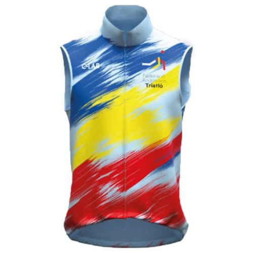 coupe-vent du champion de triathlon d'Andorre